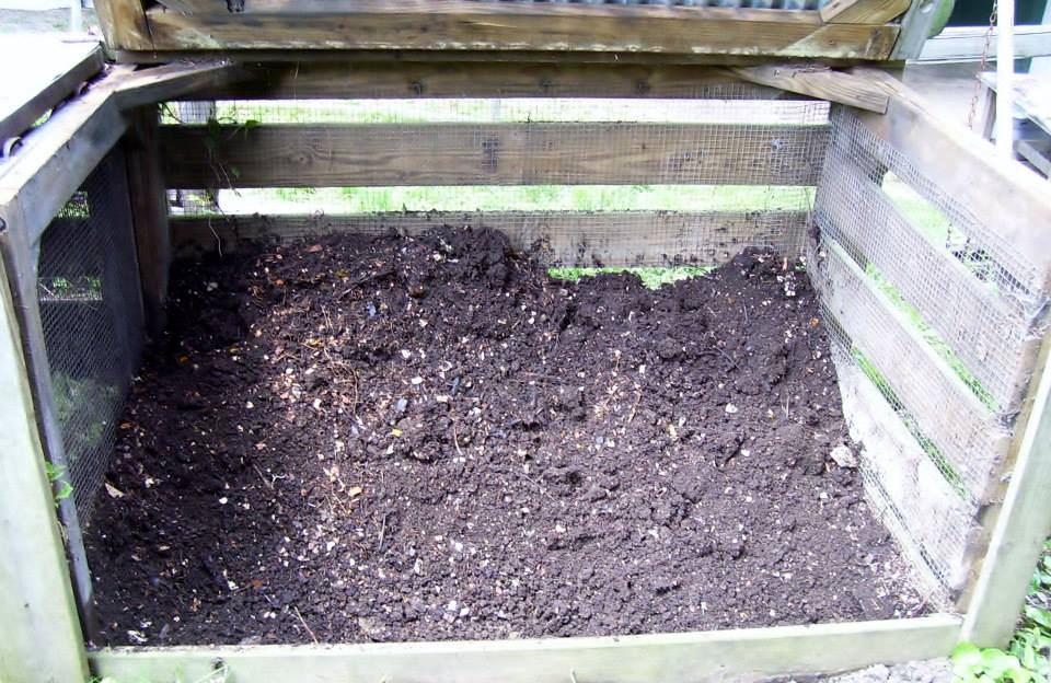 Roberts Flow Through Outdoor Vermicompost System